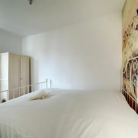 Calvi - Paisible Et Chaleureux Апартаменты *